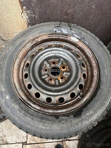 Zimní sada plechových disků Toyota Avensis - 195/60 R15 - 2