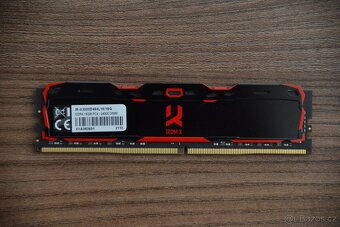 IRDM X 1x16GB DDR4 - 2