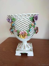 Starožitna porcelánová ručně vyrobená váza. Signováno. - 2