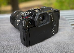 Panasonic Lumix DC-G9 TOP stav - 2