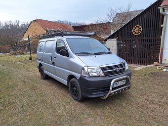 Obytná Toyota Hiace - 2