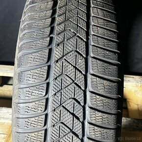 Zimní pneu 245/40 R19 98V Pirelli 8mm - 2