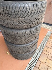 Zimní pneu 245/40 R19 - 2