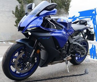 Yamaha R1 - 2