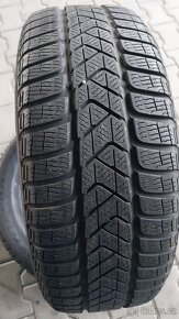 Prodám 2 x zimní pneu Pirelli 215/60/16 - 2