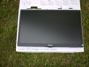 Nový LCD monitor Phillips... - 2