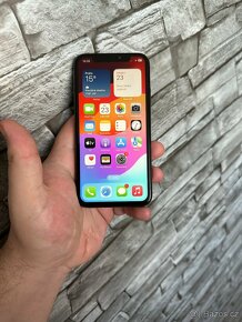 iPhone Xs prodáno - 2