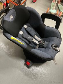 Britax Römer DualFix M i-size Otočná - 2