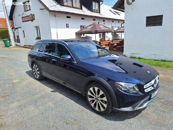 Mercedes-Benz E 220d 4Matic,AllTerrain,Tažné,Webasto,Kamera, - 2