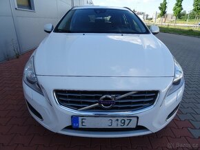 VOLVO V60 D5-228PS R-DESIGN PRAVIDELNÝ SERVIS - 2