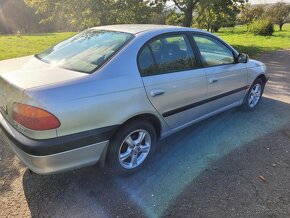 Toyota Avensis T22 - 2