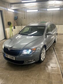 Skoda Superb combi 2.0tdi CR dsg 2011rok - 2