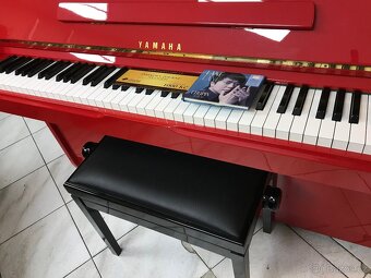 Červené piano Yamaha se zárukou, PRODÁNO - 2