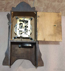 Staré dřevěné krbové hodiny - 2