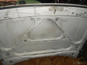 prodam predni kapotu na seat inca , vw cady - 2