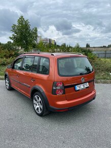 VW Touran CROSS /1,4i Tsi/ xenon/ 179000km/ 6ti kvalt/ - 2