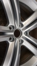 VW Passat apod. AL disk 18" 1K8 601 025R 88Z - 2