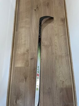 Hokejka Bauer Hyperlite 2 - 65 flex-INT - 2