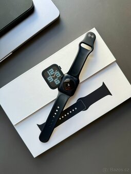 Apple Watch SE 2023 GPS 40mm, temně inkoustové - 2