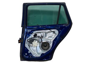 Pravé zadní dveře modrá barva LD5Q VW Golf 5 kombi r.v. 2009 - 2