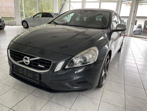 Volvo V60 1.6i BENZÍN, R-DESIGN,MANUÁL,2013 - 2