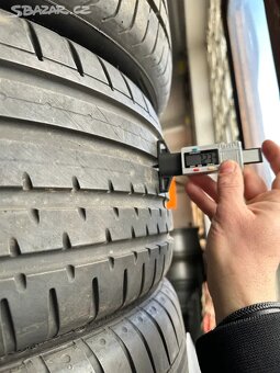 Kusovka letní pneu Continental 245/35R19 - 2