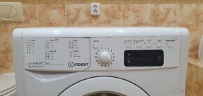 Pracka Indesit - 2