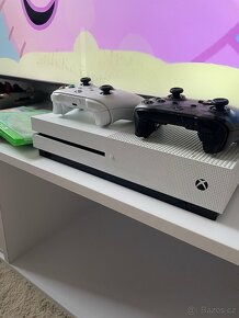 Prodám xbox one s, 1t s ovladači + hry - 2