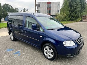 CADDY MAXI 2.0TDI 103KW   7MÍST SERVISKA - 2