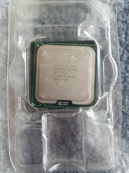 Funkční Intel Pentium E5200 a E5300 (socket 775) - 2