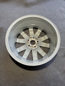 1x ALU kolo 17" VW Golf VI - 2