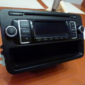 Autoradio VW GOLF 6 ,Caddy,Passat,Turann,T5 - 2