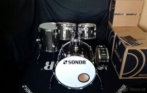 Prodám nové bicí Sonor AQ2- lak, transparent black - 2