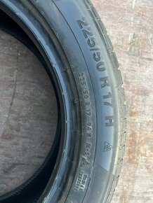 Pneu 225/50 R17 - 2