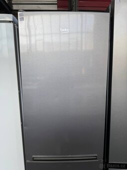 BEKO RCNA366K40XBN Zánovní. - 2