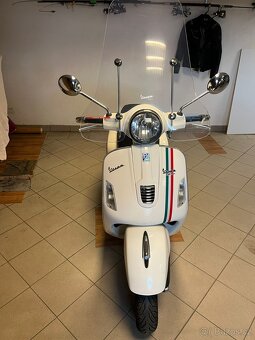 Vespa GTS 300 Super - 2