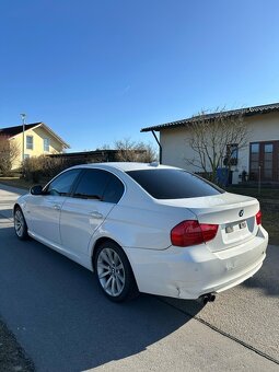 BMW 330i LCi e90, navigace - 2