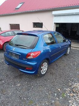 Peugeot 206+ 1.4 i - 2