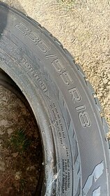 Pneu 235/55 R18 - 2