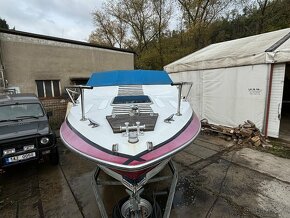 Bayliner Invader 4.3 mercruiser kajutový člun - 2