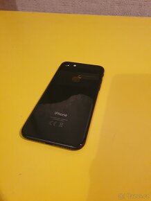 iPhone 8, 64GB Space Gray ve smluvní záruce - 2