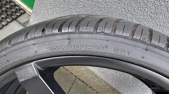 Alu kola vc letnich pneu dvourozmer 255/30R20 295/25R20 - 2