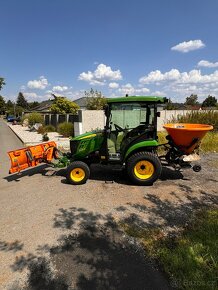 John Deere 2026R - 2