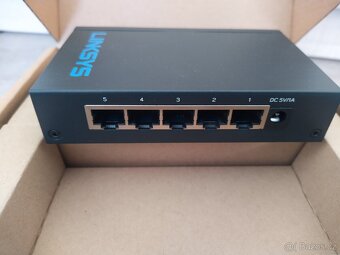 LINKSYS LGS105 switch - 2