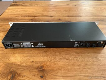 Graphic equalizer DBX 131S - 2