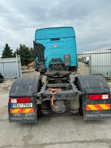 Renault T 345kw rv:2015/2 havarovane lehce na předek - 2