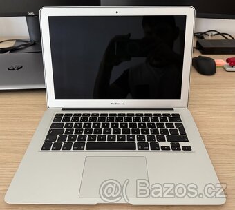 Macbook Air 13.3" 8GB RAM 256GB SSD - 2