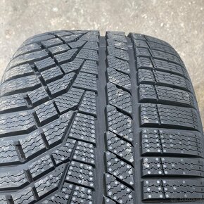 NOVÉ Zimní pneu 245/45 R18 100V Sailun - 2