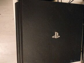 Herní konzole Sony PlayStation 4 Pro 1TB - černá - 2