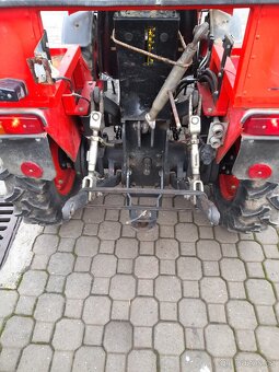 Prodám malotraktor AGT 835 s polokabinou - 2